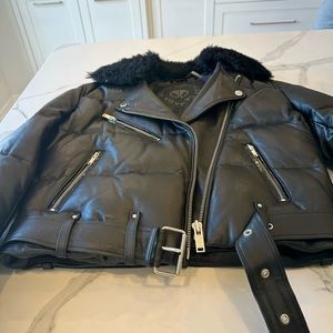 Moose, knuckles, downfield, puffer leather jacket, shearling collar